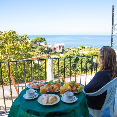 Offerte Hotel Villa Cimmentorosso | Forio | Categoria 3 stelle | Entrata Hotel Villa Cimmento Rosso-Forio-Isola d'Ischia